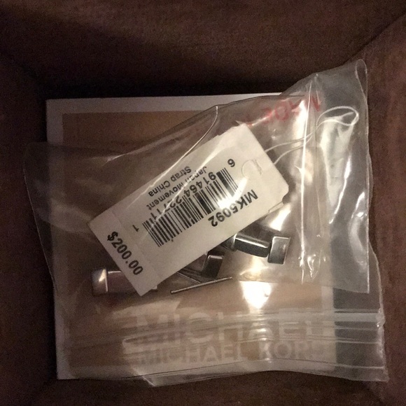 Michael Kors watch - Picture 5 of 6